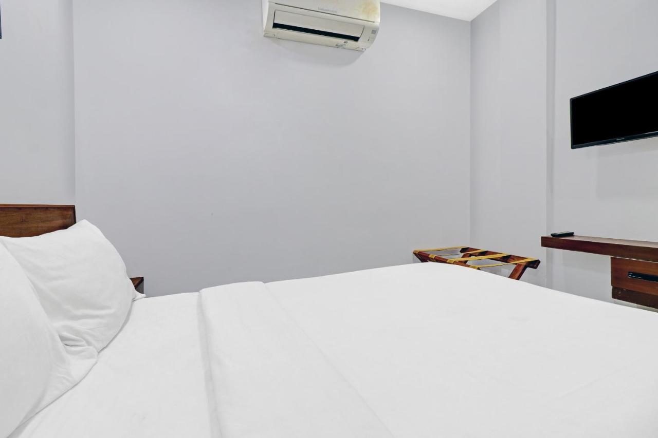 Oyo Townhouse 595 Majestic Inn Kochi Exterior foto